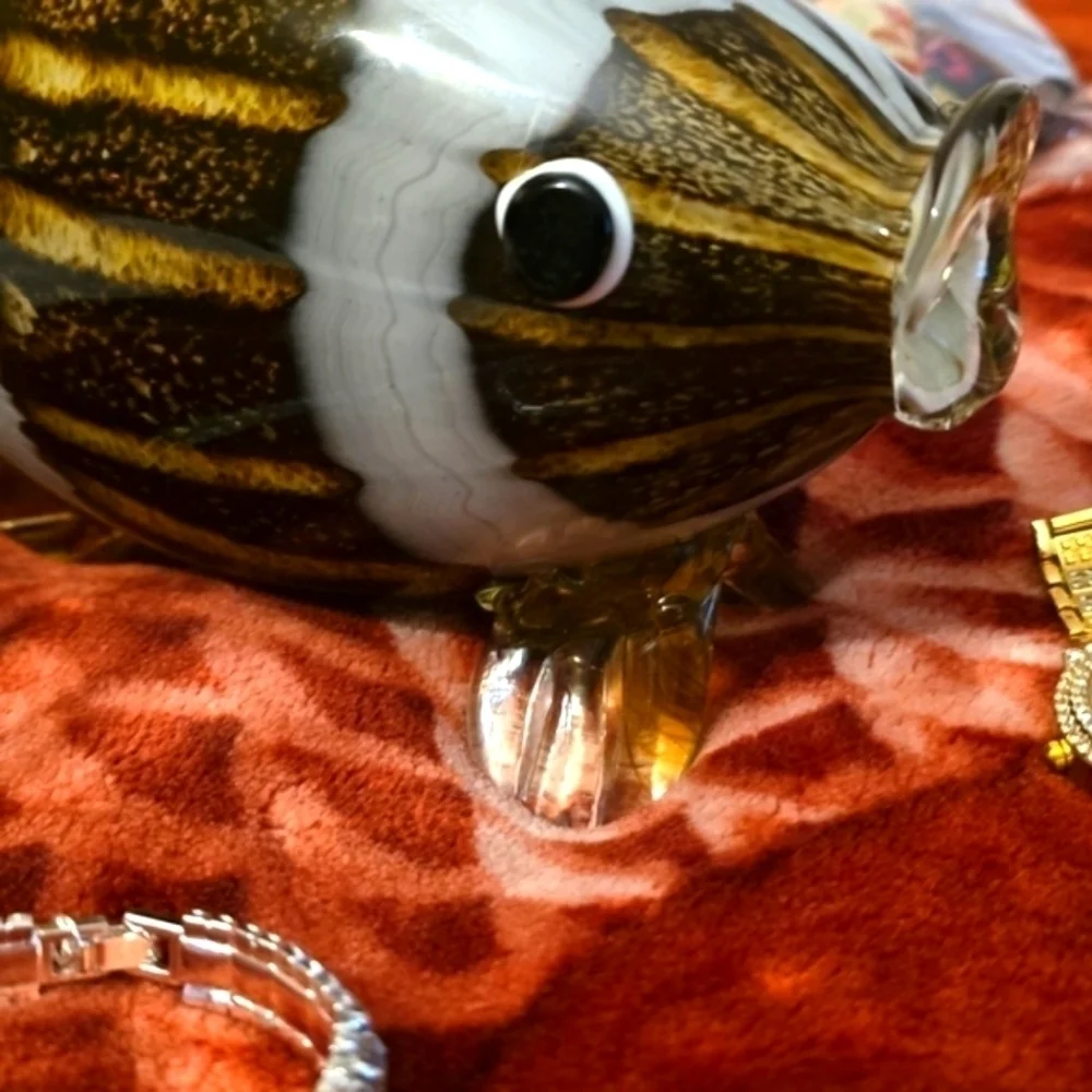 XL Murano Vintage 10" Long Glass Fish W/Curved Tale - Brown and White - Picture 5 of 6